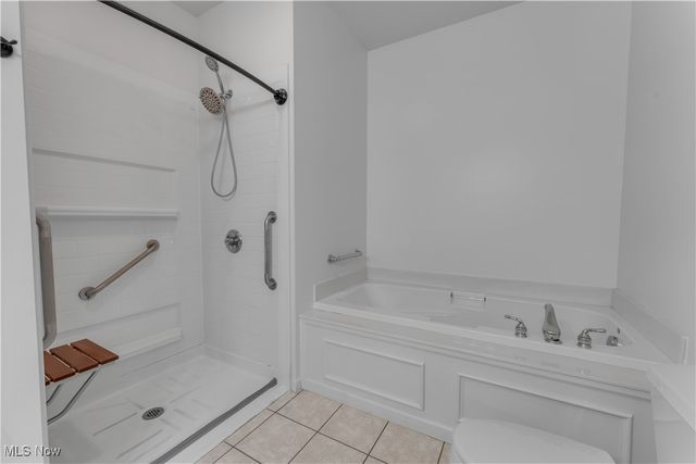 24 Hunters Woods Boulevard D, Canfield, OH 44406