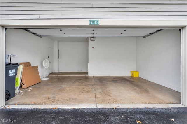 24 Hunters Woods Boulevard D, Canfield, OH 44406