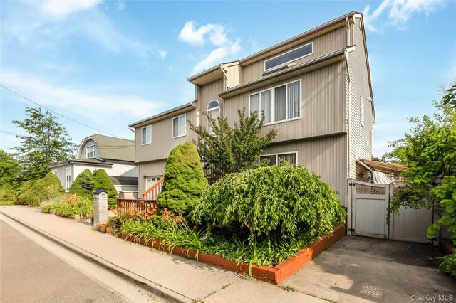 664 Arthur Street, Baldwin, NY 11510