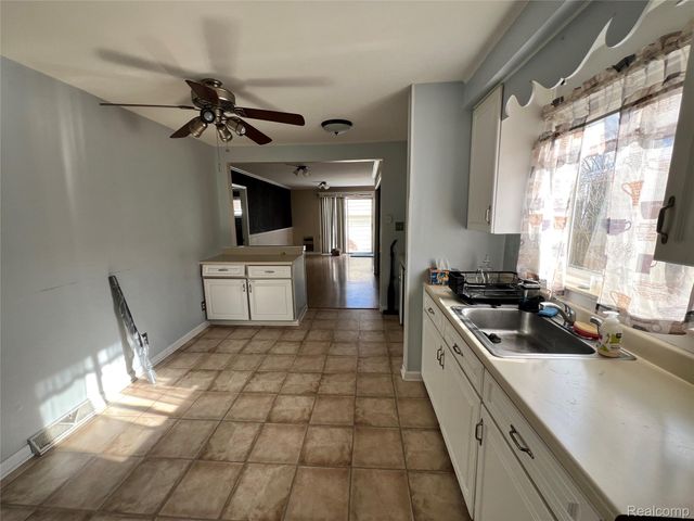 27320 Delton Street, Madison Heights, MI 48071