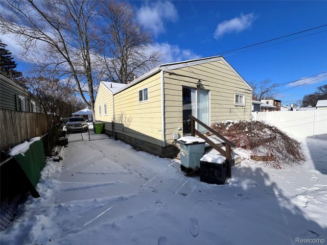 27320 Delton Street, Madison Heights, MI 48071