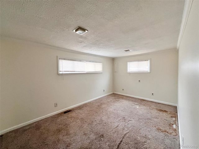 27320 Delton Street, Madison Heights, MI 48071