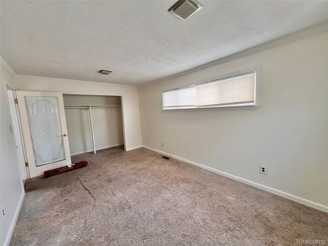 27320 Delton Street, Madison Heights, MI 48071