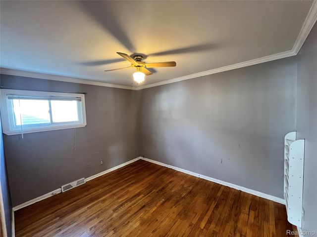 27320 Delton Street, Madison Heights, MI 48071