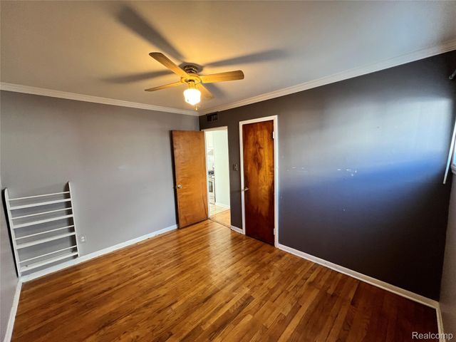 27320 Delton Street, Madison Heights, MI 48071