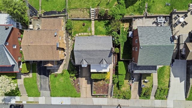 919 Tropical Ave, Beechview, PA 15216