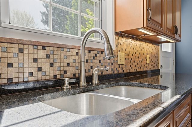 919 Tropical Ave, Beechview, PA 15216