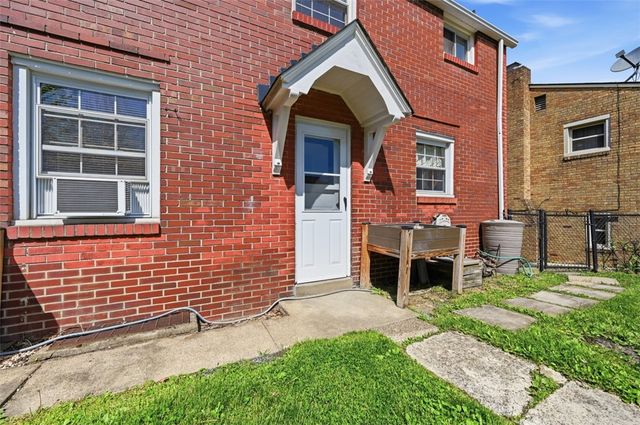 919 Tropical Ave, Beechview, PA 15216