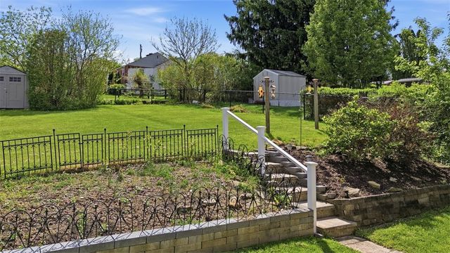 919 Tropical Ave, Beechview, PA 15216