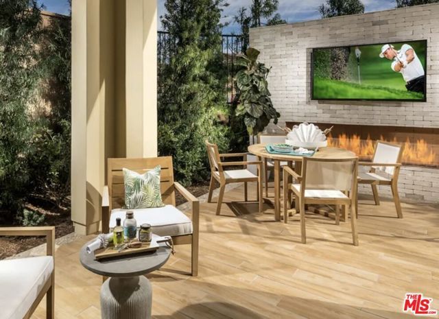 20629 W Chestnut Circle, Porter Ranch (los Angeles), CA 91326