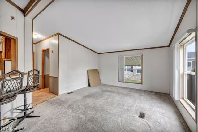 275 Ashwood Drive, Elyria, OH 44035