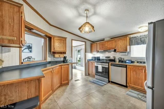 275 Ashwood Drive, Elyria, OH 44035