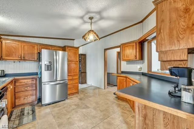 275 Ashwood Drive, Elyria, OH 44035