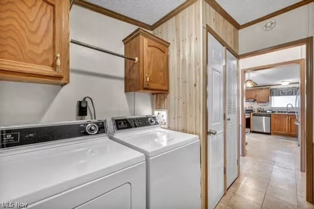 275 Ashwood Drive, Elyria, OH 44035