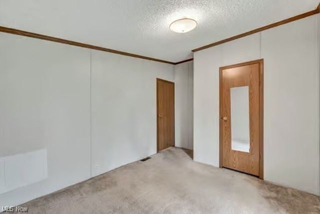 275 Ashwood Drive, Elyria, OH 44035