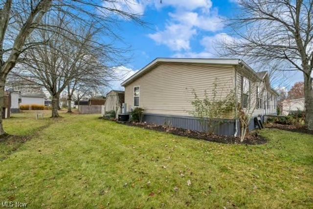 275 Ashwood Drive, Elyria, OH 44035