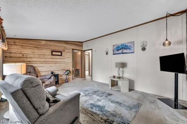 275 Ashwood Drive, Elyria, OH 44035