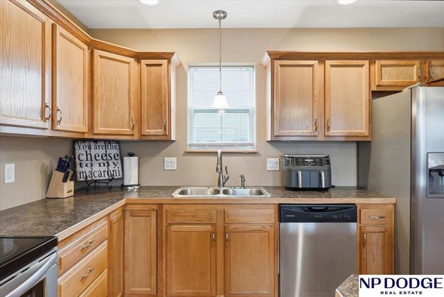 3006 Nakoma Lane, Carter Lake, IA 51510