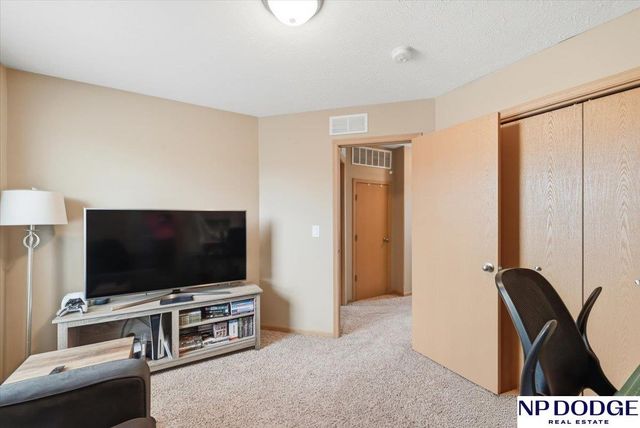 3006 Nakoma Lane, Carter Lake, IA 51510