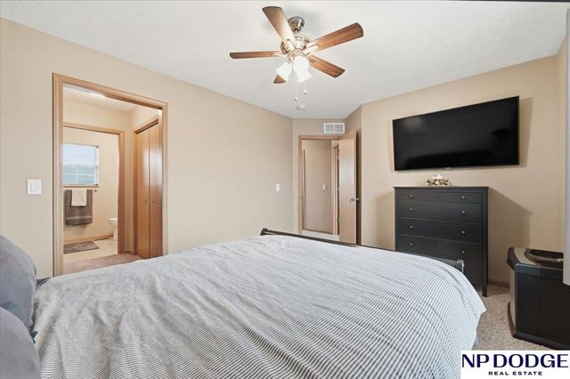 3006 Nakoma Lane, Carter Lake, IA 51510