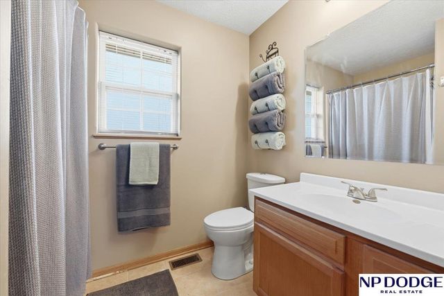 3006 Nakoma Lane, Carter Lake, IA 51510