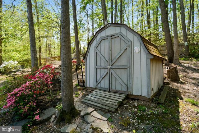 18600 CABIN ROAD, Triangle, VA 22172