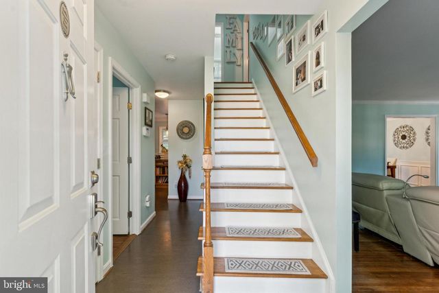 18600 CABIN ROAD, Triangle, VA 22172
