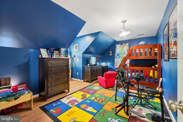 18600 CABIN ROAD, Triangle, VA 22172