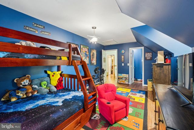 18600 CABIN ROAD, Triangle, VA 22172