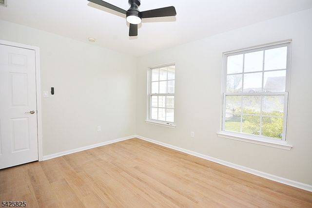 24 Straton Ct, Sayreville Boro, NJ 08859