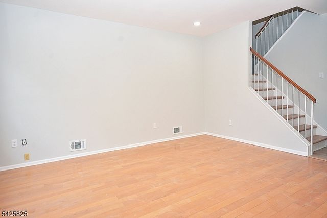 24 Straton Ct, Sayreville Boro, NJ 08859