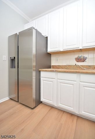 24 Straton Ct, Sayreville Boro, NJ 08859