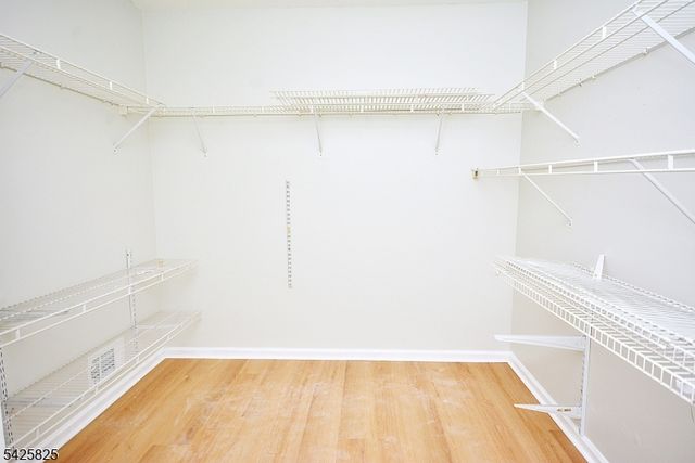 24 Straton Ct, Sayreville Boro, NJ 08859