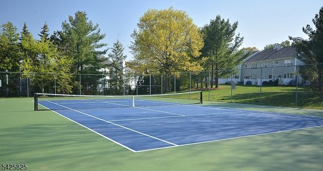 24 Straton Ct, Sayreville Boro, NJ 08859