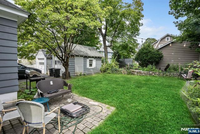 19 Christopher Place, Ridgewood, NJ 07450