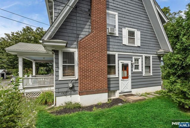 19 Christopher Place, Ridgewood, NJ 07450
