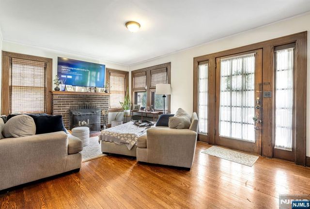 19 Christopher Place, Ridgewood, NJ 07450