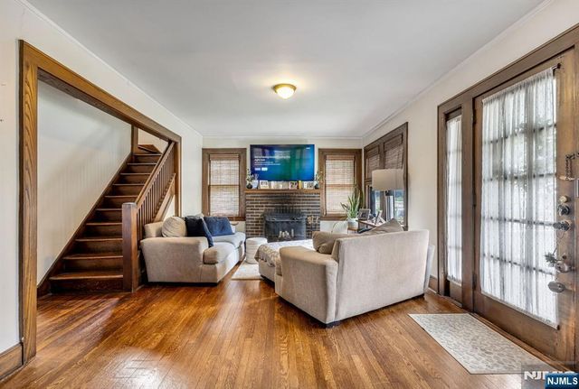 19 Christopher Place, Ridgewood, NJ 07450
