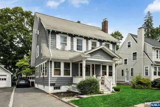 19 Christopher Place, Ridgewood, NJ 07450