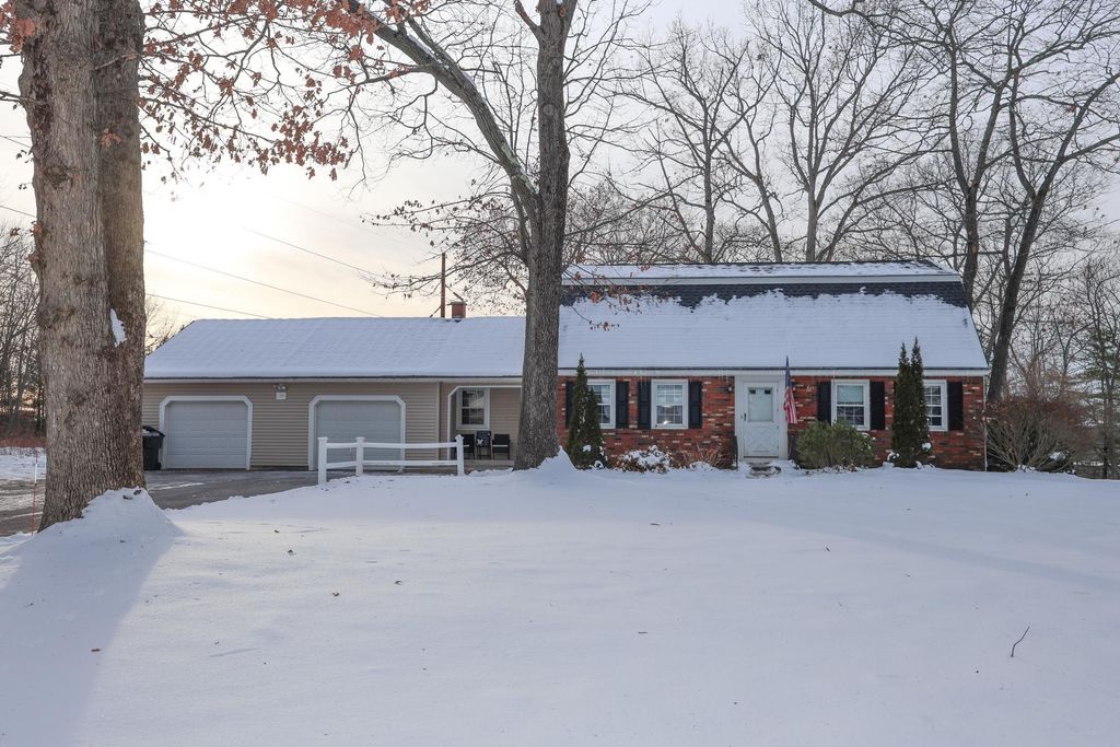 135 Pepperidge Drive, Manchester, NH 03103