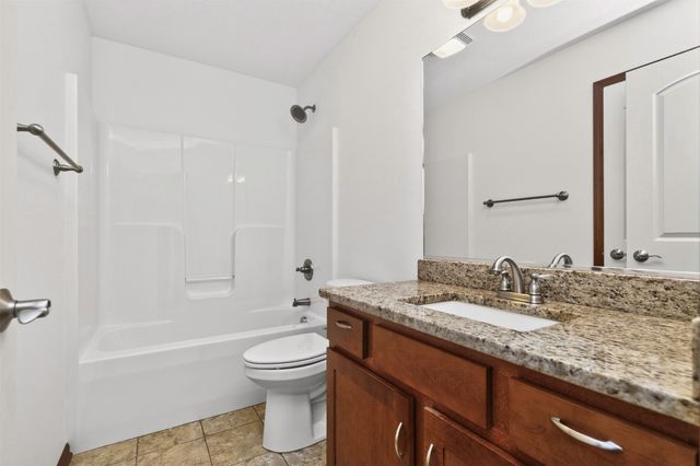 1111 NE Ford Lane, Ankeny, IA 50021