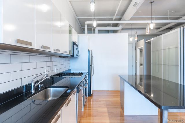 100 N Center Street 206, Royal Oak, MI 48067