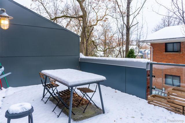 100 N Center Street 206, Royal Oak, MI 48067