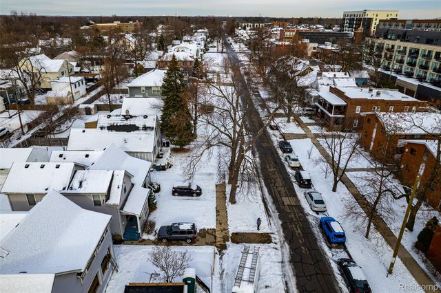 100 N Center Street 206, Royal Oak, MI 48067