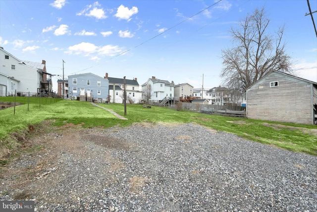 227-229 MAIN ST, New Windsor, MD 21776