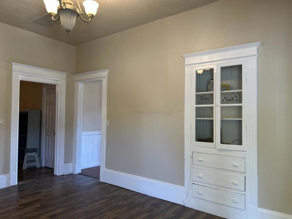Image 14 of property listing at 55 Willow Street, San Jose, CA 95110