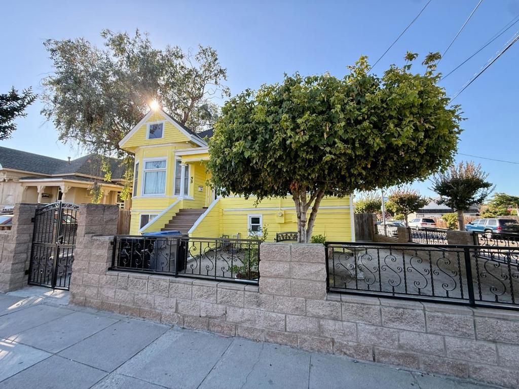 Image 3 of property listing at 55 Willow Street, San Jose, CA 95110