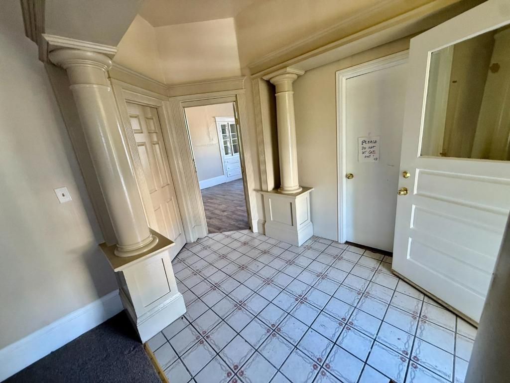 Image 8 of property listing at 55 Willow Street, San Jose, CA 95110