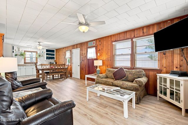 133 N Fourth Avenue, Kure Beach, NC 28449