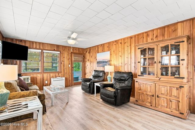 133 N Fourth Avenue, Kure Beach, NC 28449